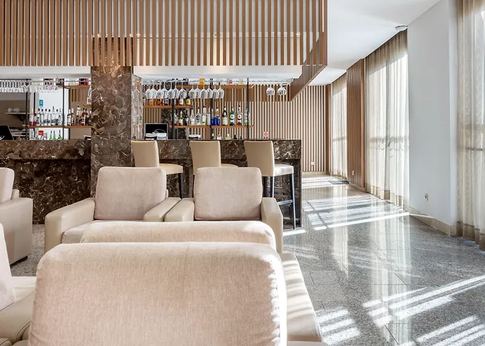 Hotel Porta Do Sol Conference & 4*